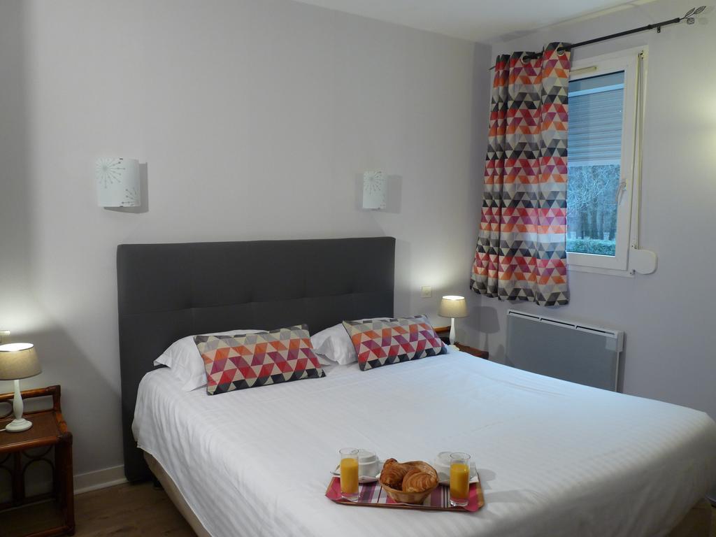 Ariane Hotel Joué-lés-Tours Buitenkant foto