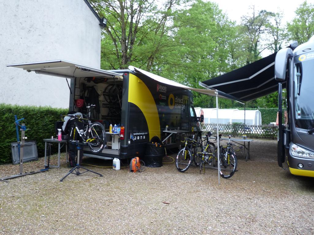 Ariane Hotel Joué-lés-Tours Buitenkant foto